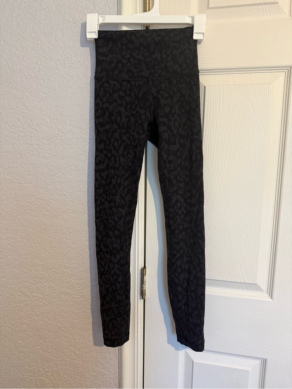 Lululemon camo leggings align size 2